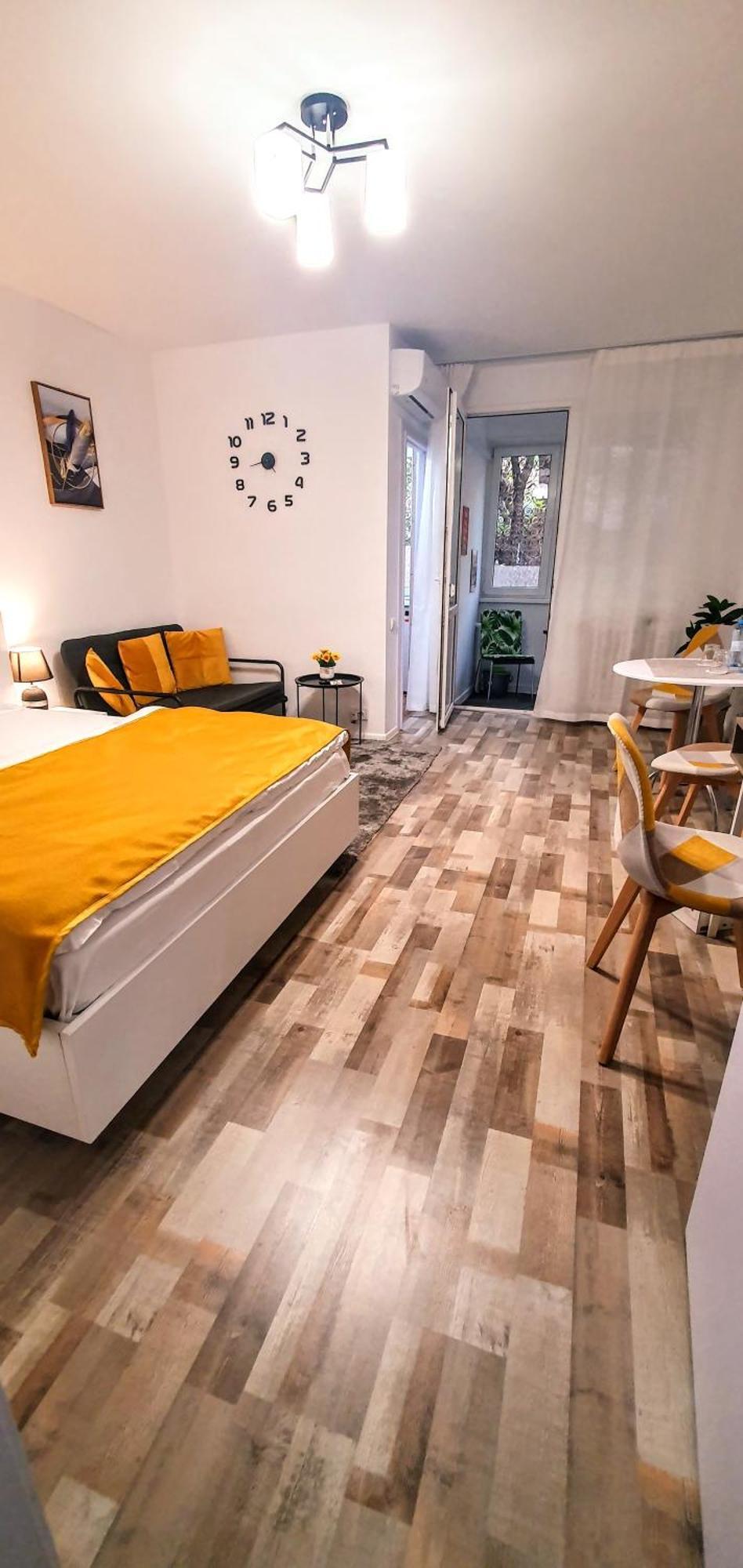 The Yellow King - Luxurious Apartment Bukarest Exteriör bild