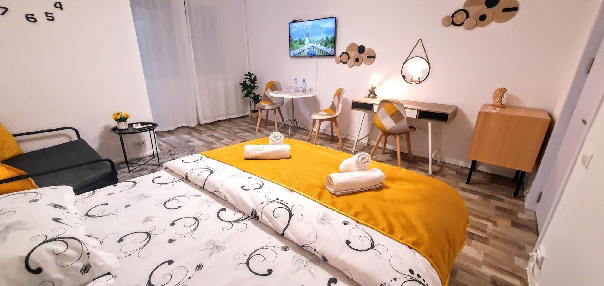 The Yellow King - Luxurious Apartment Bukarest Exteriör bild