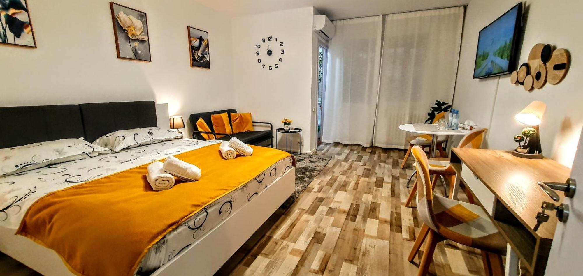 The Yellow King - Luxurious Apartment Bukarest Exteriör bild